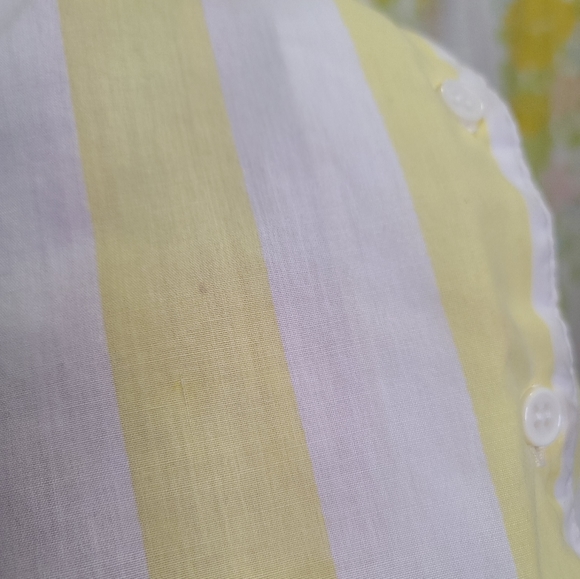 Vintage Lemon yellow vintage sleeveless button front top - Picture 8 of 9